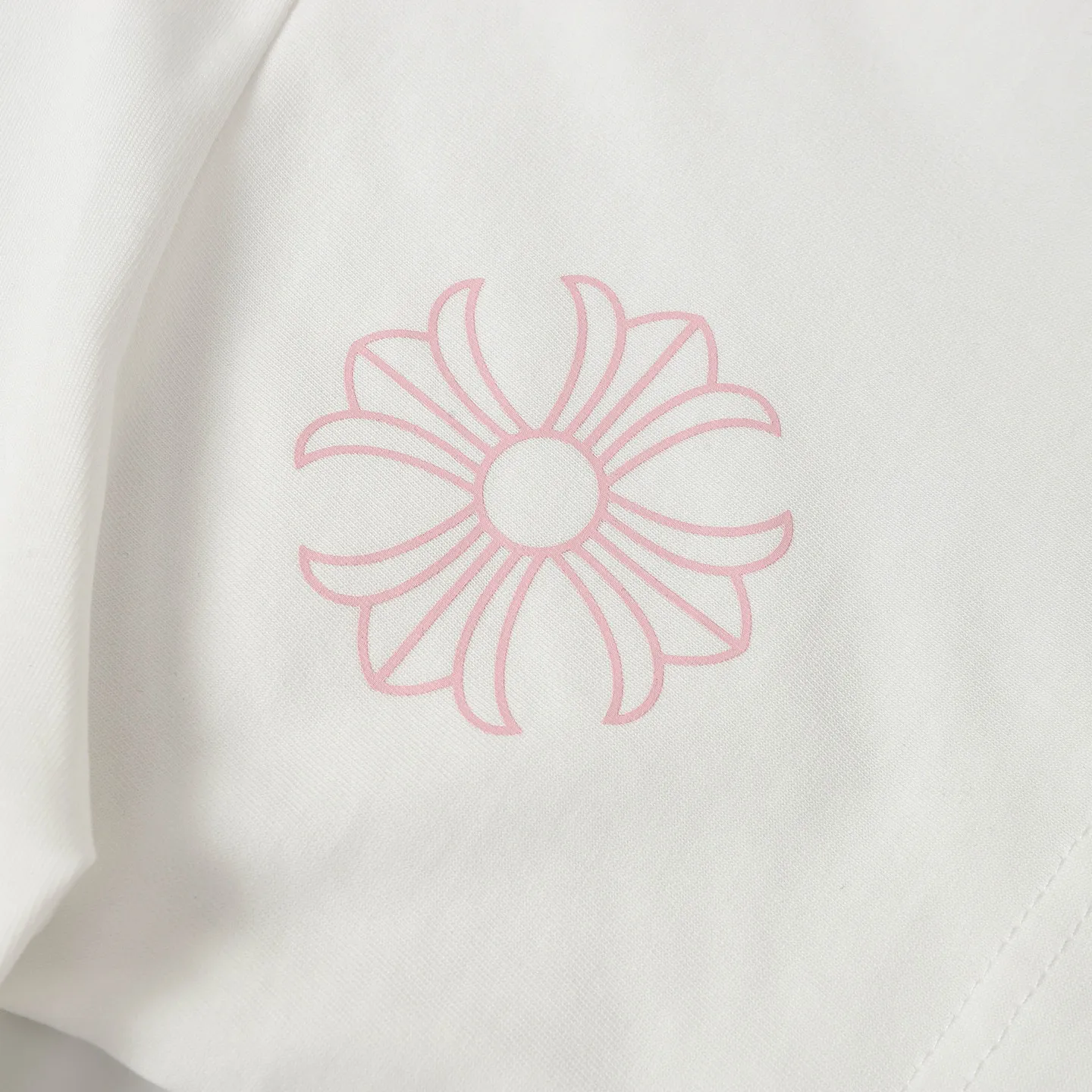 🅿️170 CHROME HEARTS/Chrome Heart CH Sanskrit printed short-sleeved T-shirt The fabric is made of 280g heavy combed cotton, customized with 32 count 1*1 threads, and washed twice for ready-to-wear. The fabric is comfortable and skin-friendly without any strange feeling. Custom-dyed fabric, with high textile density, good drape, and not easy to deform. The thick texture and tight spinning process will not affect the breathability of the fabric. The color saturation is very high. Imported digital direct-injection printing technology. A versatile and good-looking short-sleeve. The loose version covers the flesh and makes you look slimmer. It is the same style for men and women. It has three complete standards. Color: Black-White Size: XS-L